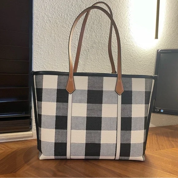 Tory Burch, New York large leather tote, like brand new.